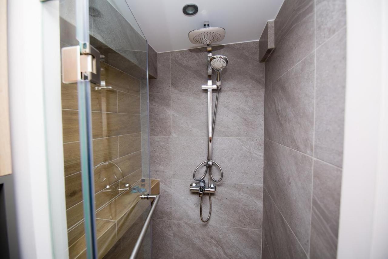 אתונה Helen Luxury Loft Design Meisonette-Apartment מראה חיצוני תמונה