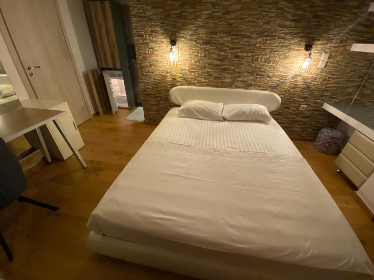 אתונה Helen Luxury Loft Design Meisonette-Apartment מראה חיצוני תמונה
